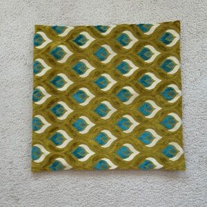 Geometric Patterned Pillow Cover